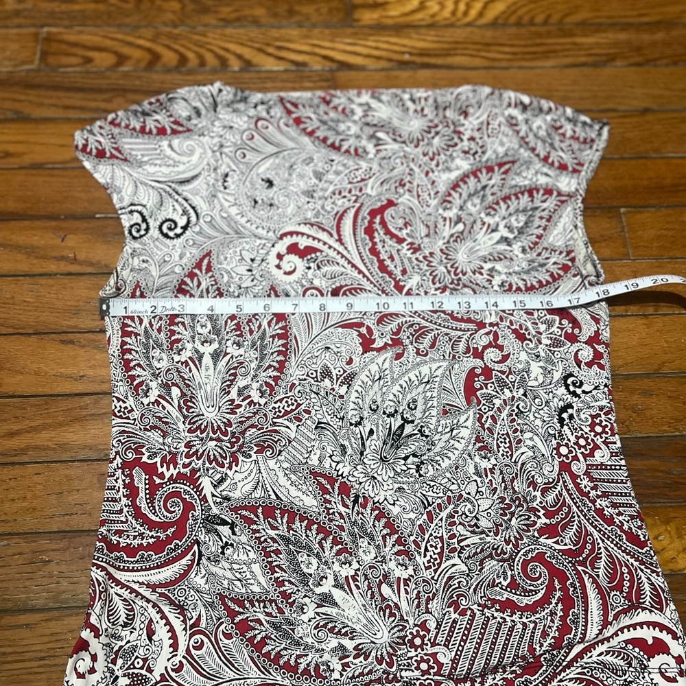 Liz Claiborne Red and White Paisley Cowl-Neck Cap Sleeve Top - Picture 3 of 4
